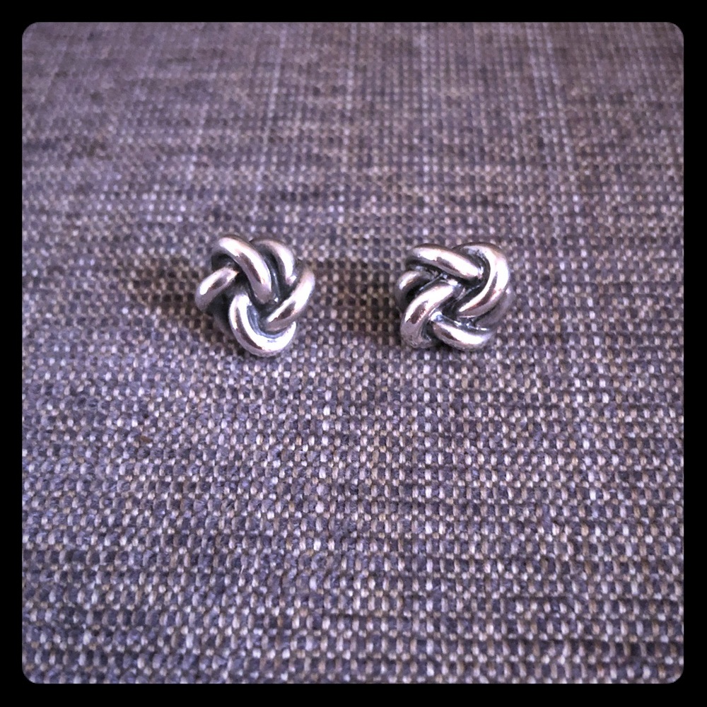 James Avery Original Lover’s Knot ear posts